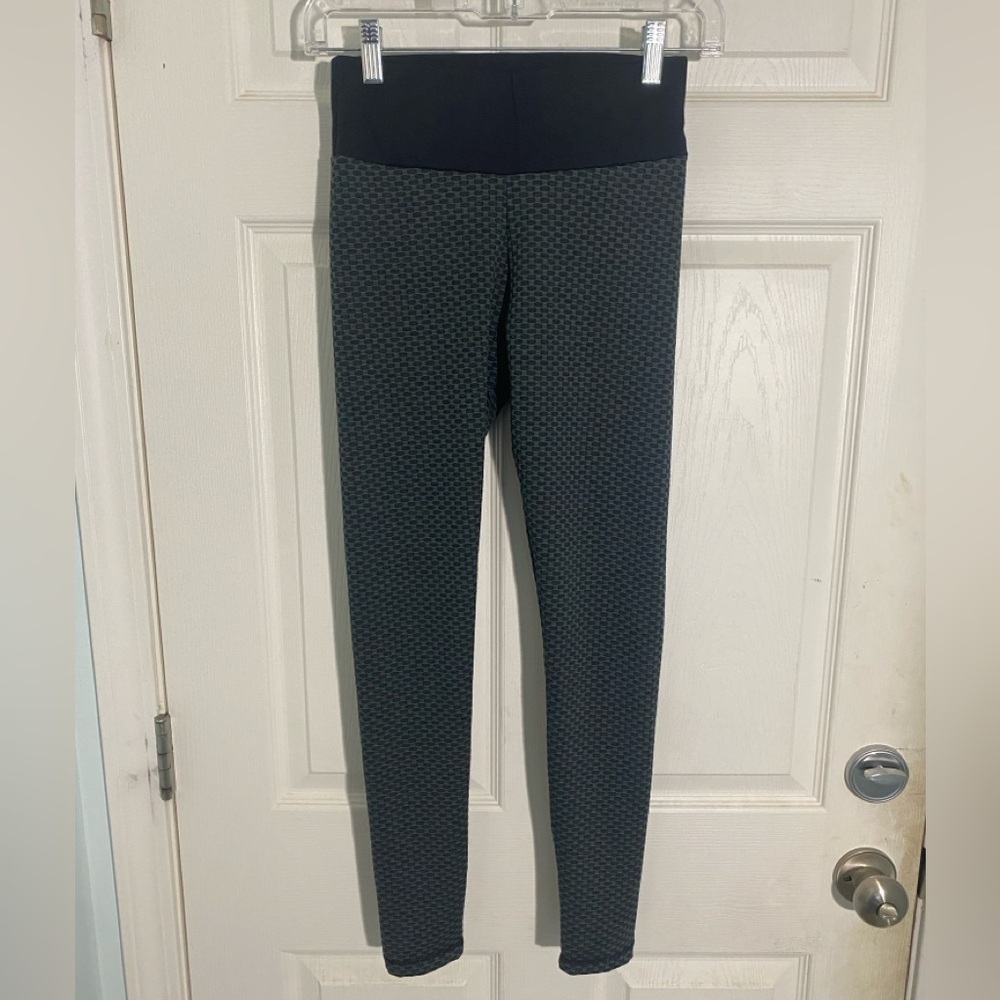 Stylish Black Patterned Leggings